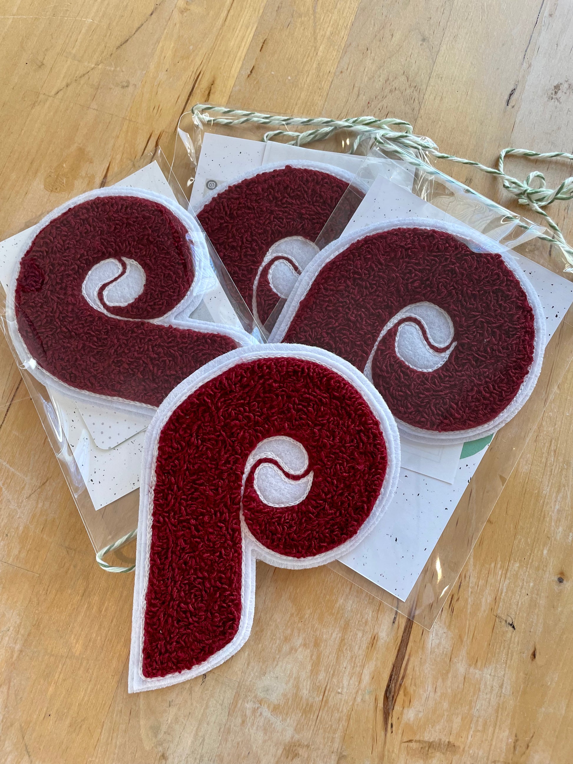 Retro Philadelphia Phillies P chenille embroidered patch
